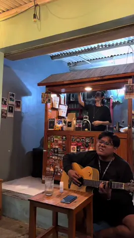 Malam” nyanyi lagu jawa terus pakai liquid ter enak dari foom sih udah paket lengkap yakk 🥰🥰 