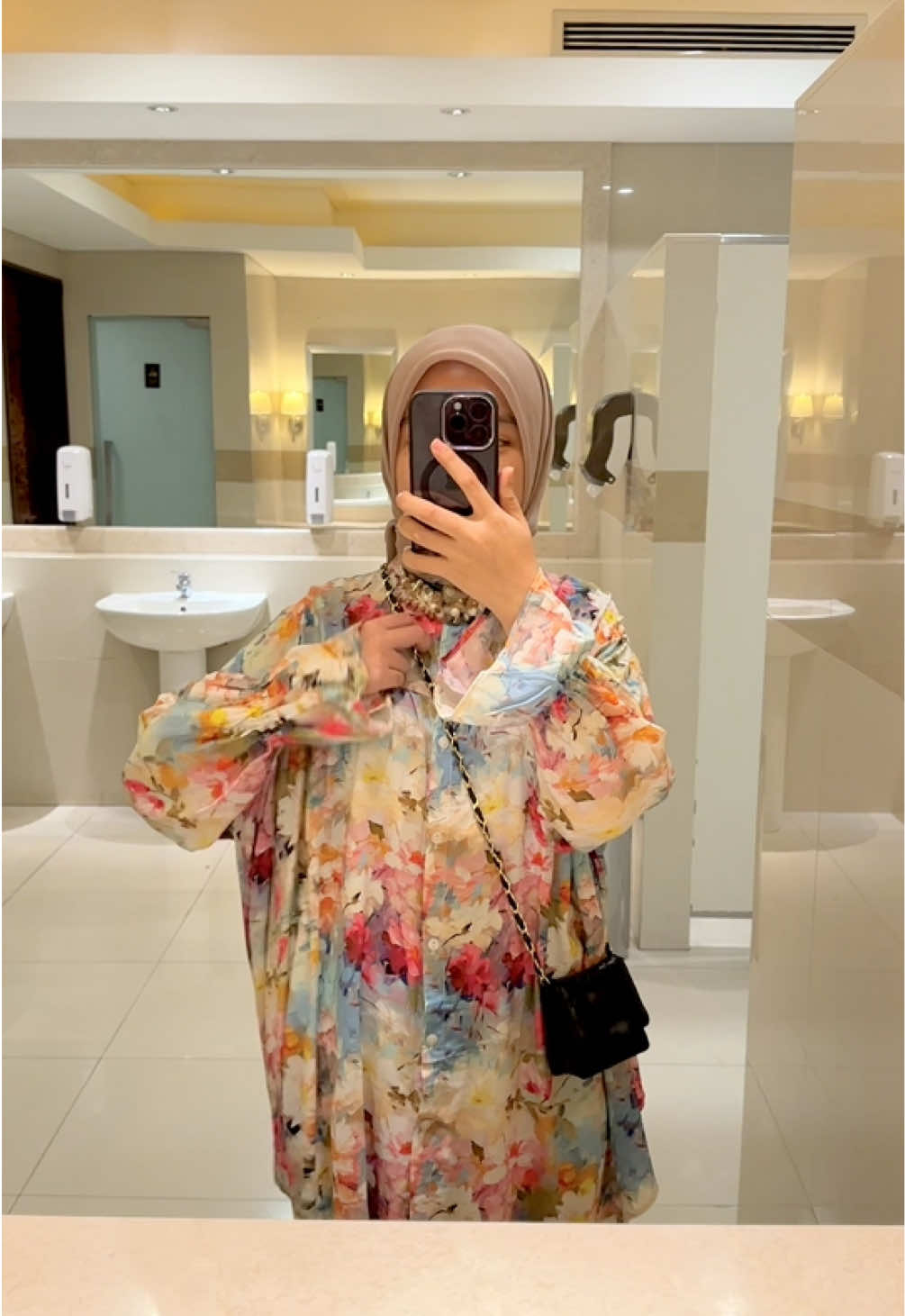 JOIN LIVE NOW🫰🏻