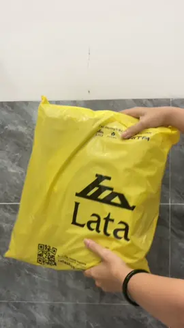 Có thể làm quà sinh nhật, quà 20-11 tặng cô giáo. các b tham khảo nhaaa #unboxing #tuixach #yuumy #lata #xh 