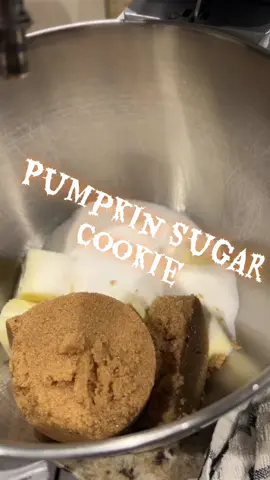 Pumpkin Sugar Cookie #sugarcookies #pumpkin #pumpkinseason #cookies #soulfulsweetsnewtonco 