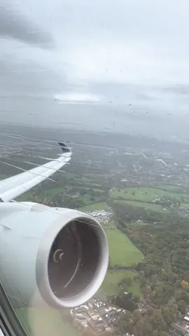 TOGA outta Gatwick yesterday on SQ309 to Singapore #singaporeairlines #airbus #a350 #takeoff #aviation