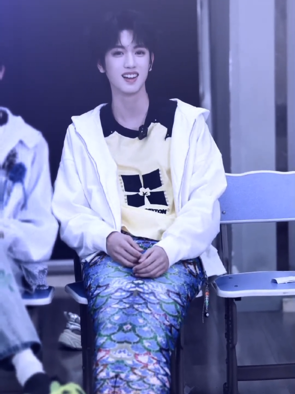 nih yng req ver duyung👊🏻😭 req:@dedell.zgy.cyh @crazy.grils079 @cegilnyaa_hanbo @yang_xinyue  duyung nyasar nihh #zhangguiyuan #foryou #tffamily🇨🇳💫 #presetalightmotion 