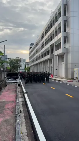 วิ่ง 🏃‍♂️💨 เพิ่มพละกำลัง ก่อนฝึกภาคสนาม 🪖🇹🇭 #จ่าตูนช่างฝีมือทหาร #ครูนชท #mtts 