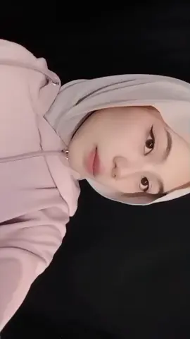 janan diliat terus nanti naksir 🙂‍↔️