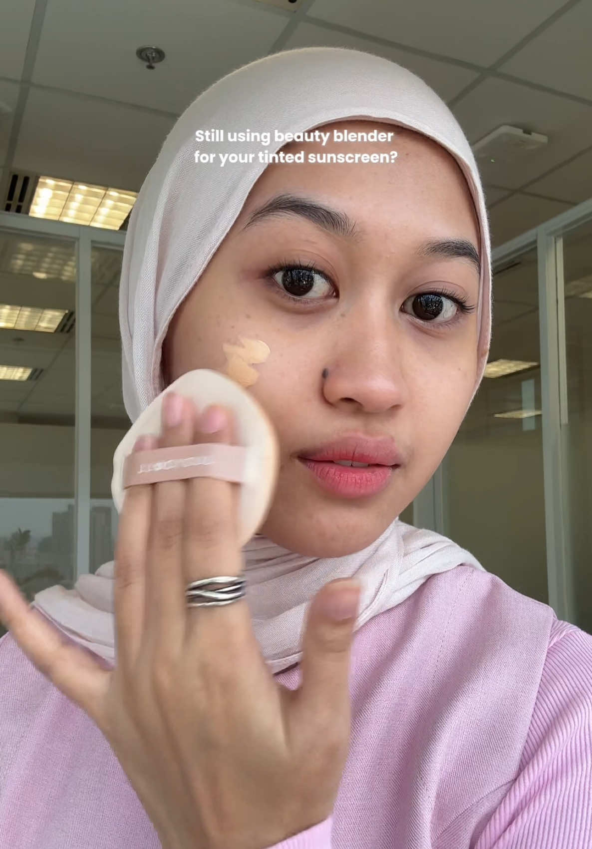 Super easy pakai tinted sunscreen for daily #tintedsunscreen #judydoll #makeup 