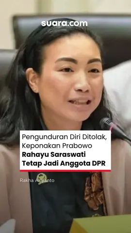 Mahkamah Kehormatan Dewan (MKD) memutuskan Rahayu Saraswati tetap menjadi Anggota DPR periode 2024-2029. Keputusan ini menyusul pengunduran diri @rahayusaraswati pada September lalu. Sara menyatakan mundur karena pernyataannya di sebuah podcast dianggap menyakiti banyak pihak. MKD menyebut keputusan Sara tetap menjadi Anggota DPR sudah berdasarkan surat keputusan dari Majelis Kehormatan Partai Gerindra. Pada 30 Oktober 2025, Ketua Harian Sufmi Dasco Ahmad menyebut Sara tidak pernah mengajukan surat pengunduran diri baik kepada Majelis Kehormatan Gerindra. Menurut @sufmi_dasco, pengunduran diri Sara yang hanya disampaikan secara lisan lewat unggahan video tidak memenuhi syarat secara hukum. #rahayusaraswati #sara #saragerindra #anggotadpr #dprri #sufmidascoahmad #dasco #gerindra #partaigerindra #mkd #breaking #news #suaradotcom #suara