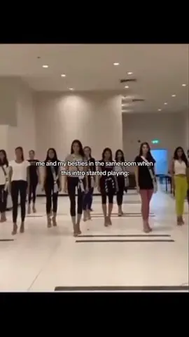 dumhdurum intro literally screams runway #fyp #kpop #apink #vsfs #pageant 