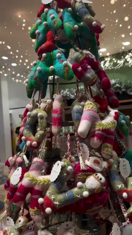 Proof that retail therapy is genetic. You ever have a Christmas ornament speak to you? I was shopping with my mom, both of us loaded down with bags, when I spotted this little bunny wearing yellow sunglasses and carrying her own shopping haul. We looked at each other and instantly knew… she’s one of us. So obviously, we each got one and she’s perfection. Comment “BUNNY” and I’ll send you the link it leads to a whole plethora of adorable Christmas décor you’re going to want for your tree. What can I say… the shopping gene runs deep. #ChristmasDecor #HolidayHome #ChristmasVibes #FestiveFinds #DecorObsessed #christmasornament #christmastree