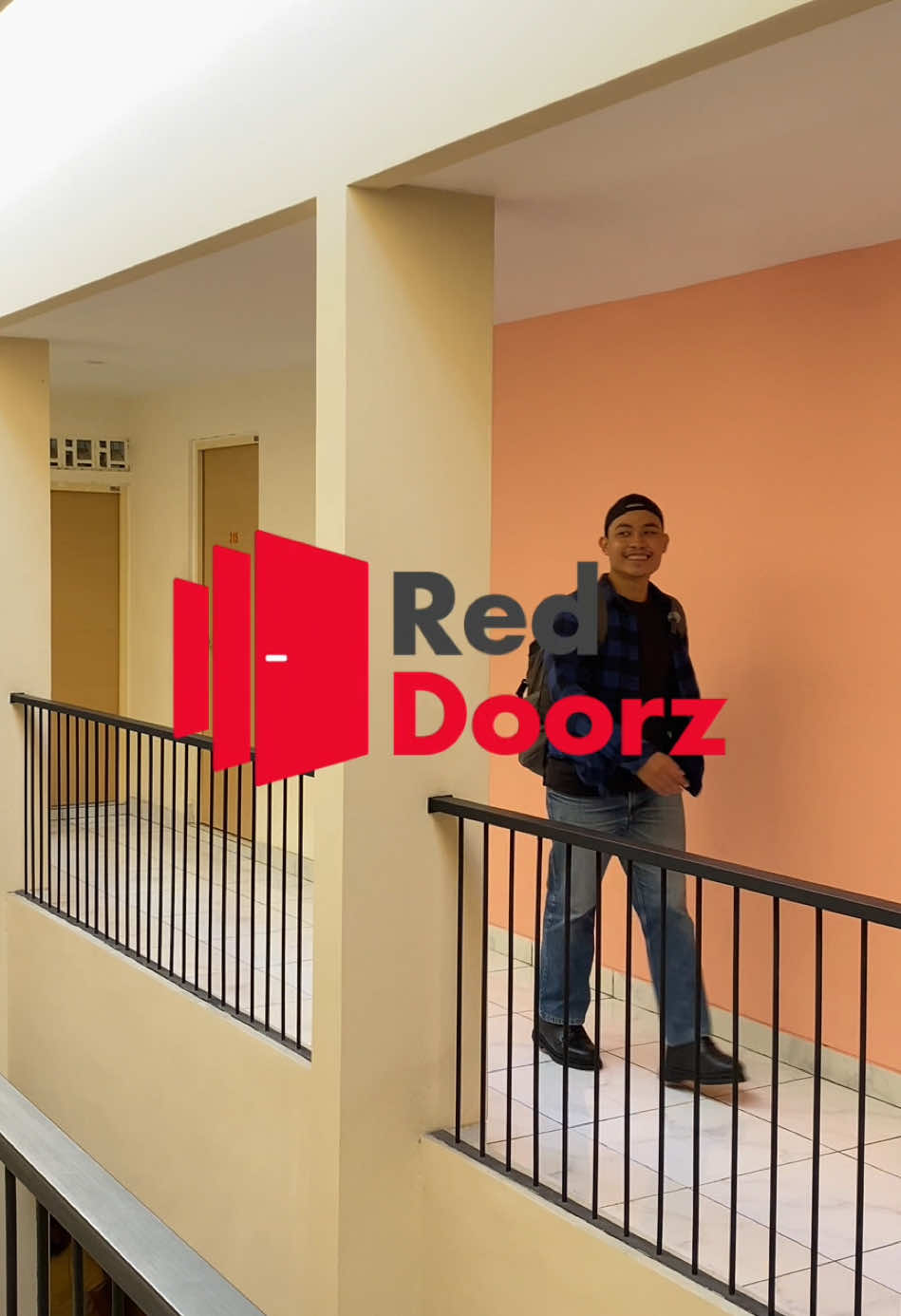 Gimana guys? Kalian juga tim yg simple” aja kan?  Oia, btw jangan lupa Booking Hotel di aplikasi Reddorz  dan Masukan Kode promo  “YUKNGINEP” #RedTravelers #BukaSemuaPintu #RedDoorz #BerkeSANS