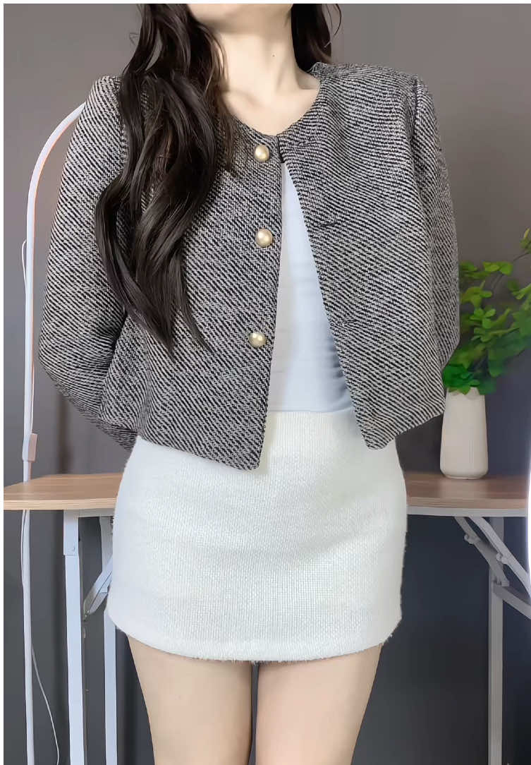 Áo khoác dạ form xinh quá #Misoul #aokhoacda #aodanu #aodatweet #aodatieuthu 