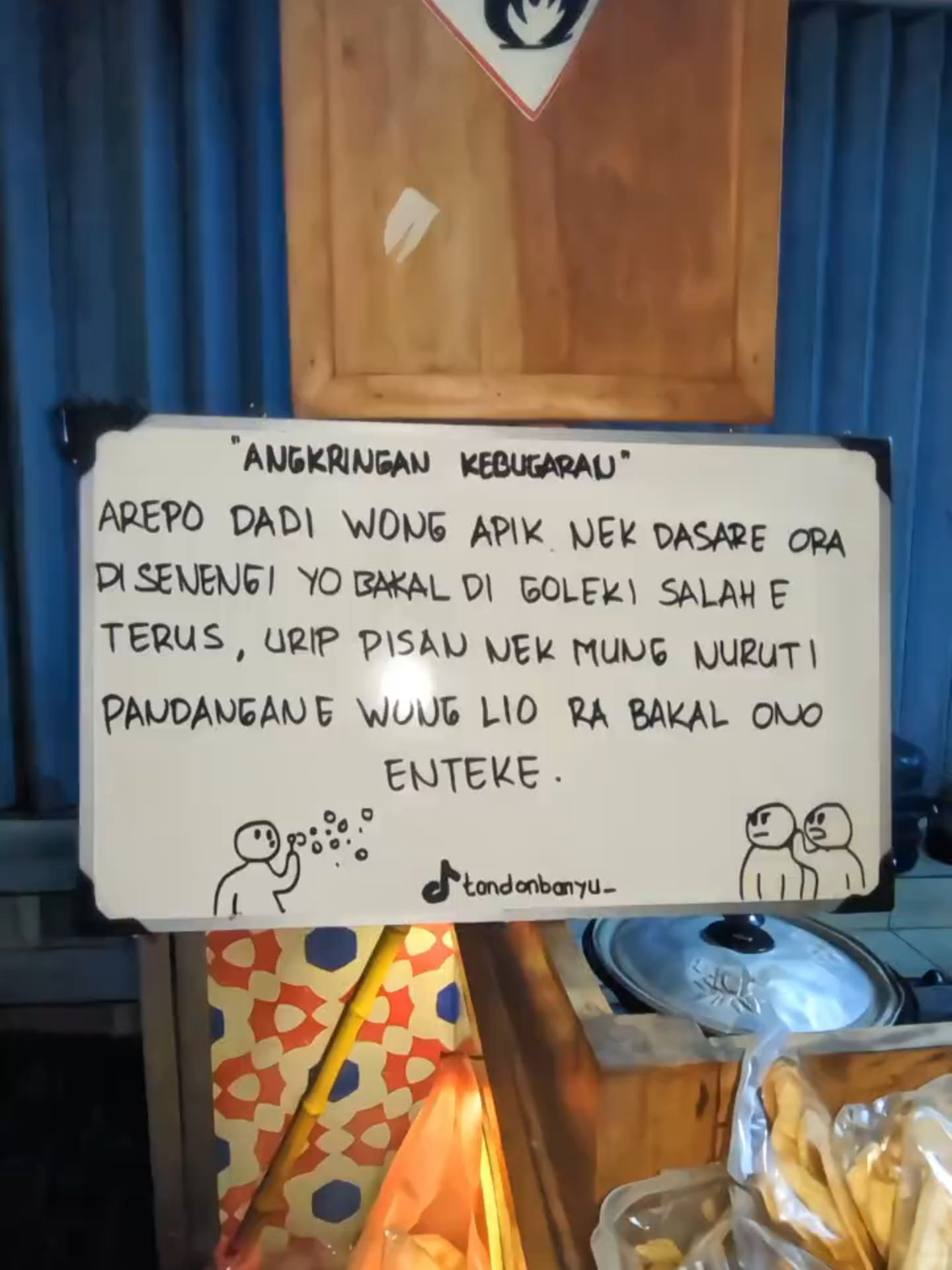 Kumpul ngrasani wong lio, koe lungo do ngrasani awakmu. . . . #bismillahrame #storyjowo #storywa #jowopride #katahariini