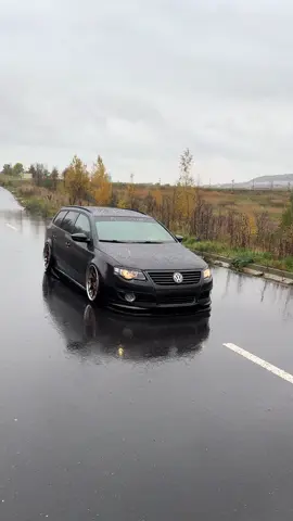 Podzim 🍂 trochu jinak 🦅 Autumn 🍂 is a little different🦅 #volkswagen #vwpassat #vagcars #passatb6 #vw  @VW_LVRS @volkswagen @Volkswagen Group @vwhomemedia @MaxtonDesign® @Magyar Tuning Centenary @Bag Riders @Air Lift Performance 