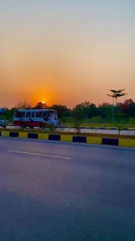 الواع  اکتوبر کی آخری شام تیرے لوٹنے تک ناجانے کون کہاں ہو گا اگلے  سال💔🌳 #TravelwithAB #pakistan #discover #views #pakistan #foryoupage #foryou #islamabad #islamabadian #travelwithme #TravelWithAB #beauty #request #repost #faisalhills #damanekoh #parkview #followme #fyp #fypシ゚ #followme #1M #Tiktok #teamwork #Downtown #capitalcity #discoverpakistan #tourismpakistan #Murree #lakeview 