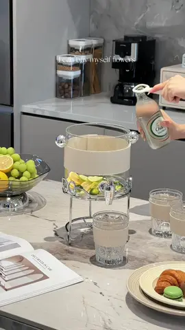 Bình thuỷ tinh xinh! #decor #trangtri #giadung #binhthuytinh #phongkhach  @Góc Nhà Xinh  @Góc Nhà Xinh  @Góc Nhà Xinh 