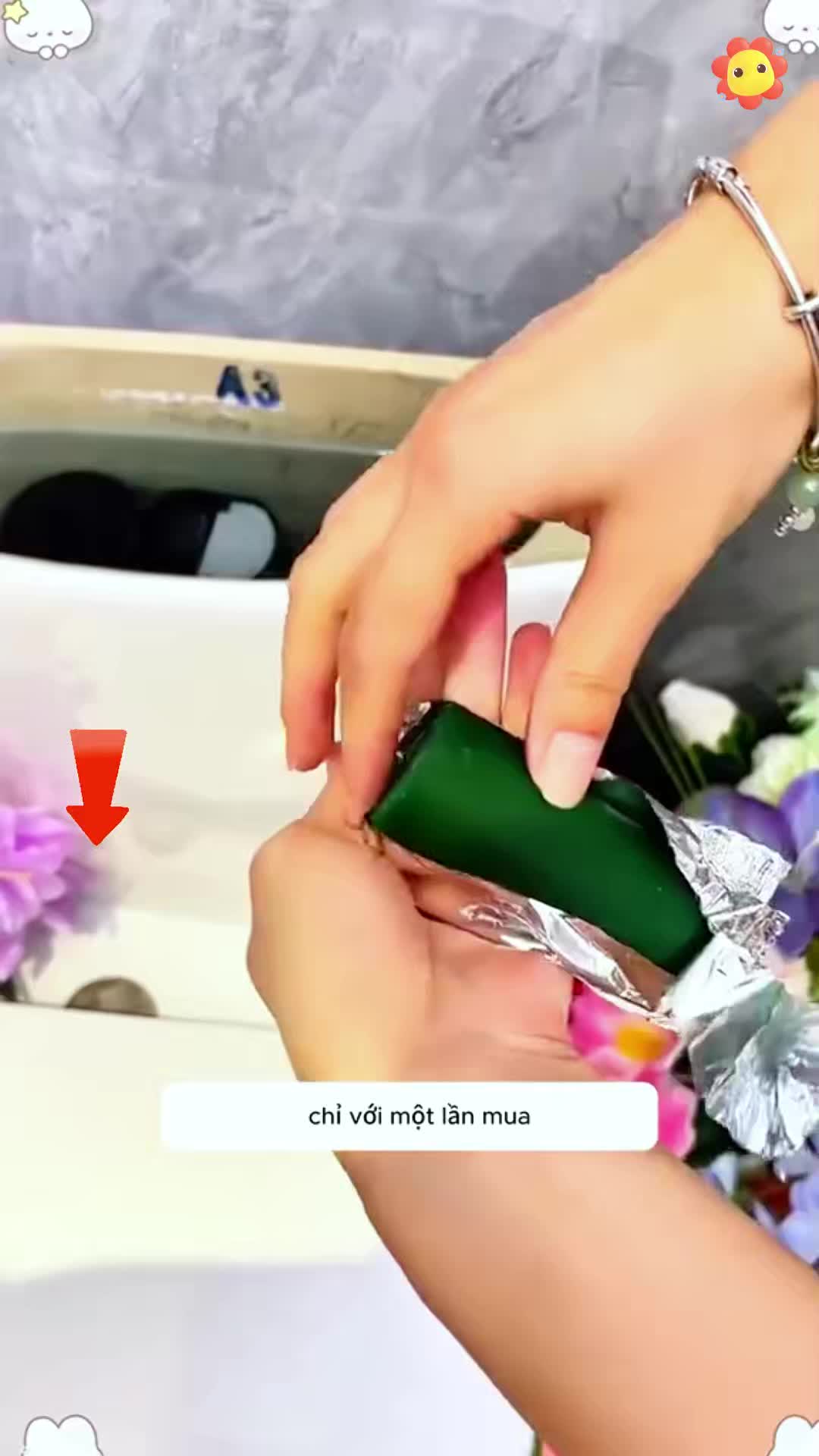 🚽✨Bồn cầu bẩn không cần cọ! Treo 1 que, tự động sạch bong & khử mùi. 