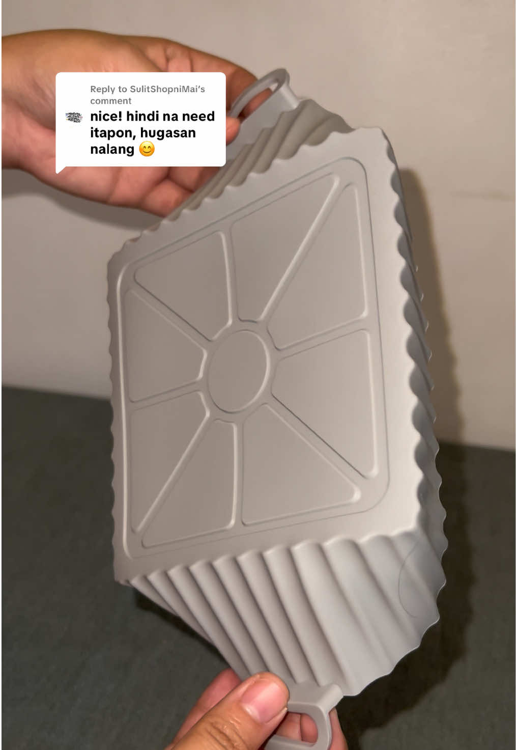 Replying to @SulitShopniMai  Isang hugas lang, pwede na ulit gamitin! Tipid sa liner 🫶🏻 #KitchenHacks #kitchentips #reusableairfryerliner #airfryer #momfinds 