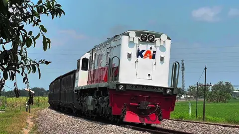 Monitor ketuaaa🔥 Ib : @Traa_mwn💤  @RyzzRf7 @𝙘𝙝𝙤𝙘𝙤𝙡𝙖𝙩𝙤𝙨🍫☕  . . . . . . . . . #kai121 #fyp #4u #xyzbca #madiun24jam 