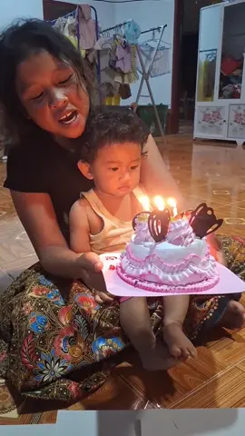 สุขสันต์วันเกิดน้องใบข้าว 1 ขวบแล้วคร๊า 🎂🎉🥳#วันเกิดน้องใบข้าว #เป่าเค้ก #สาวพอนล่าสุด #ນ້ອງໃບເຂົ້າ