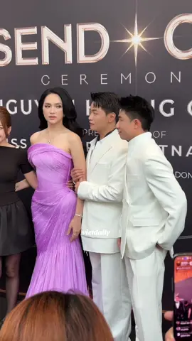 Nguyễn Tùng Dương đứng hình khi bất ngờ thấy Ninh Anh Bùi làm gì đó với Hương Giang 🤣 #huonggiang #hoahauhuonggiang #missuniversevietnam #missuniverse #ninhduongstrory 