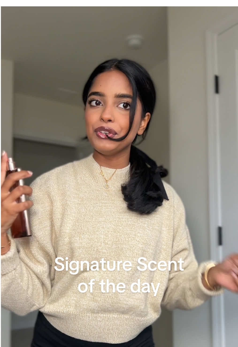 you already know my whole office smells good 🫶🏽✨@Rare Beauty @Lancôme #rarebeauty #hairmist #hairscent #lancomeperfume #creatorsearchinsights 