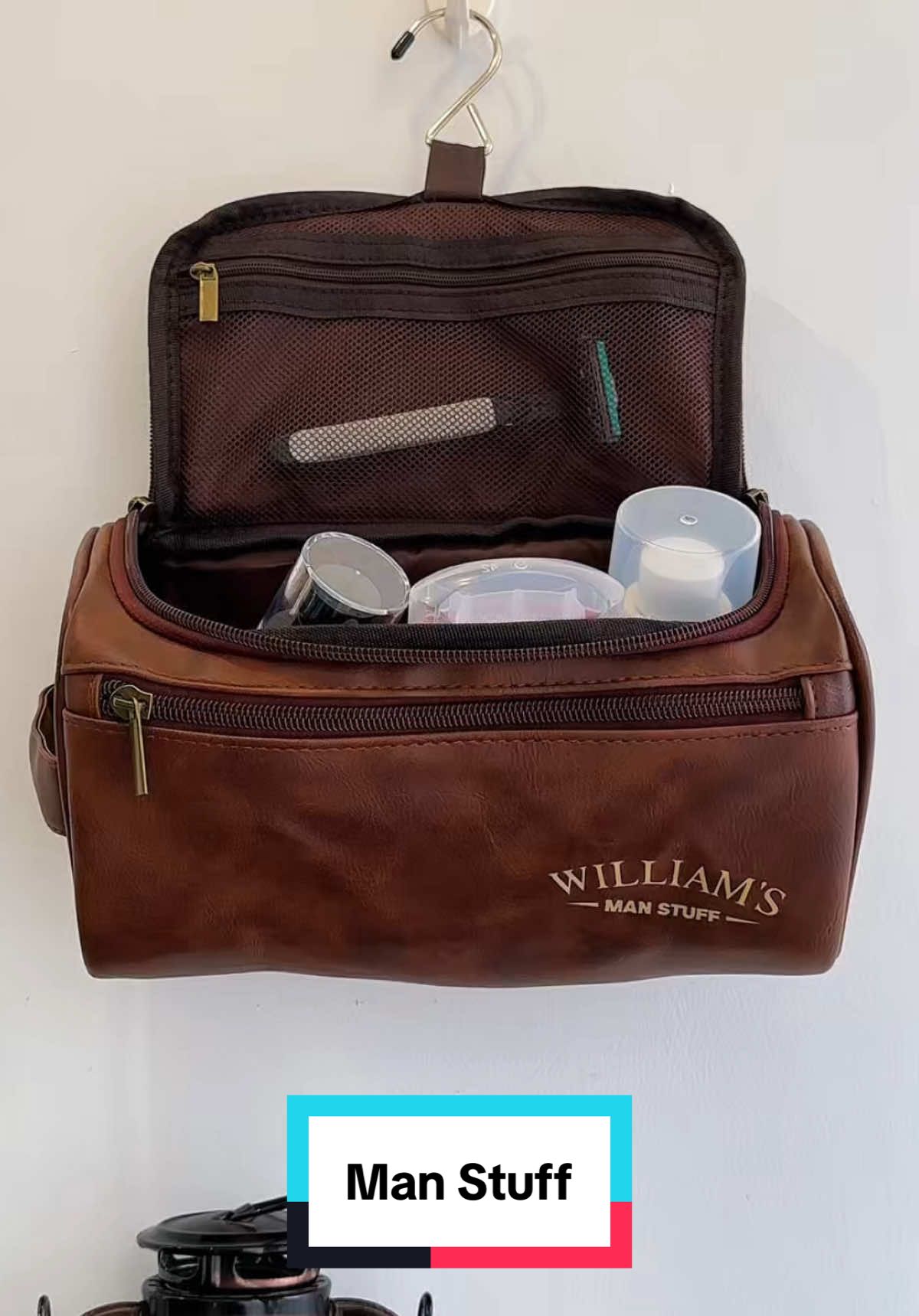 When he says he doesn’t need anything, this is what he actually needs 😉💼 #macorner #mensgifts #travelbag #toiletrybag #giftforhim