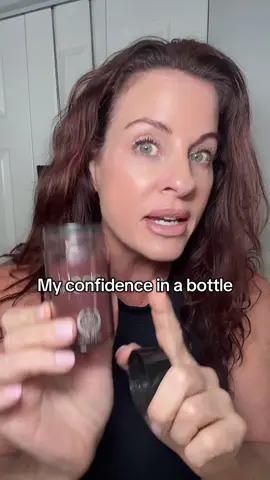 Seamlessly fills in all the imperfections in my hair. #HairFibers #Hairline #RootTouchup#auburnhair#curlyhair @Caboki 