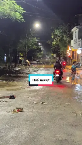 Đường phan chu trinh hiện tại nước đã rút nhưng vẫn chưa đi lại được ,một số đoạn vẫn còn nước ạ.phosng viên trực tiếp tại#TylikeoHue #75hue #bão #lut #Hue #