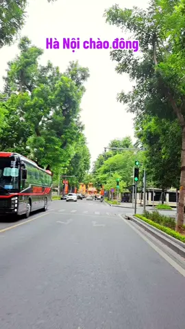 Đã bao lâu rồi bạn chưa lang thang khắp các phố phường Hà Nội? Thời tiết Hà Nội đang trong những ngày cuối thu, đầu đông thật đẹp với không khí se lạnh và thoảng hương hoa sữa🥰#hanoi #langthangduongpho #langthangduongphohanoi #quangtruongbadinh #xuhuongtiktok 