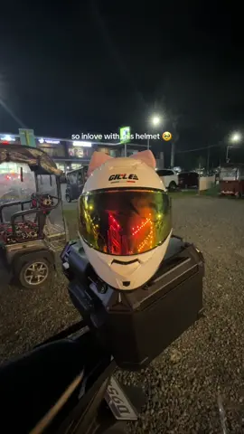 sino ba ang hindi maiinlove sa ganito kagandang helmet🥹💖 #helmet #gillehelmetph #gille #fullfacehelmet #fyp 