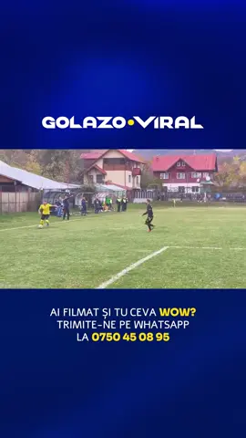 Trei gafe în 7 minute. Apoi portarul oaspeților s-a supărat și a ieșit de pe teren :) S-a întâmplat în Liga a 6-a Dâmbovița, în meciul Dichiu Moroeni - AS Bezdead 2-2 ______ Ai prins o fază WOW? Goluri, ratări, scheme incendiare sau faze haioase – hai să le vadă toată lumea! Trimite-ne pe Whatsapp, la 0750 45 08 95, orice video spectaculos filmat de tine la vreun meci de fotbal amator sau chiar la o miuță cu prietenii pe sintetic. Și noi îl facem celebru! Fiecare gol contează pe GOLAZO.ro