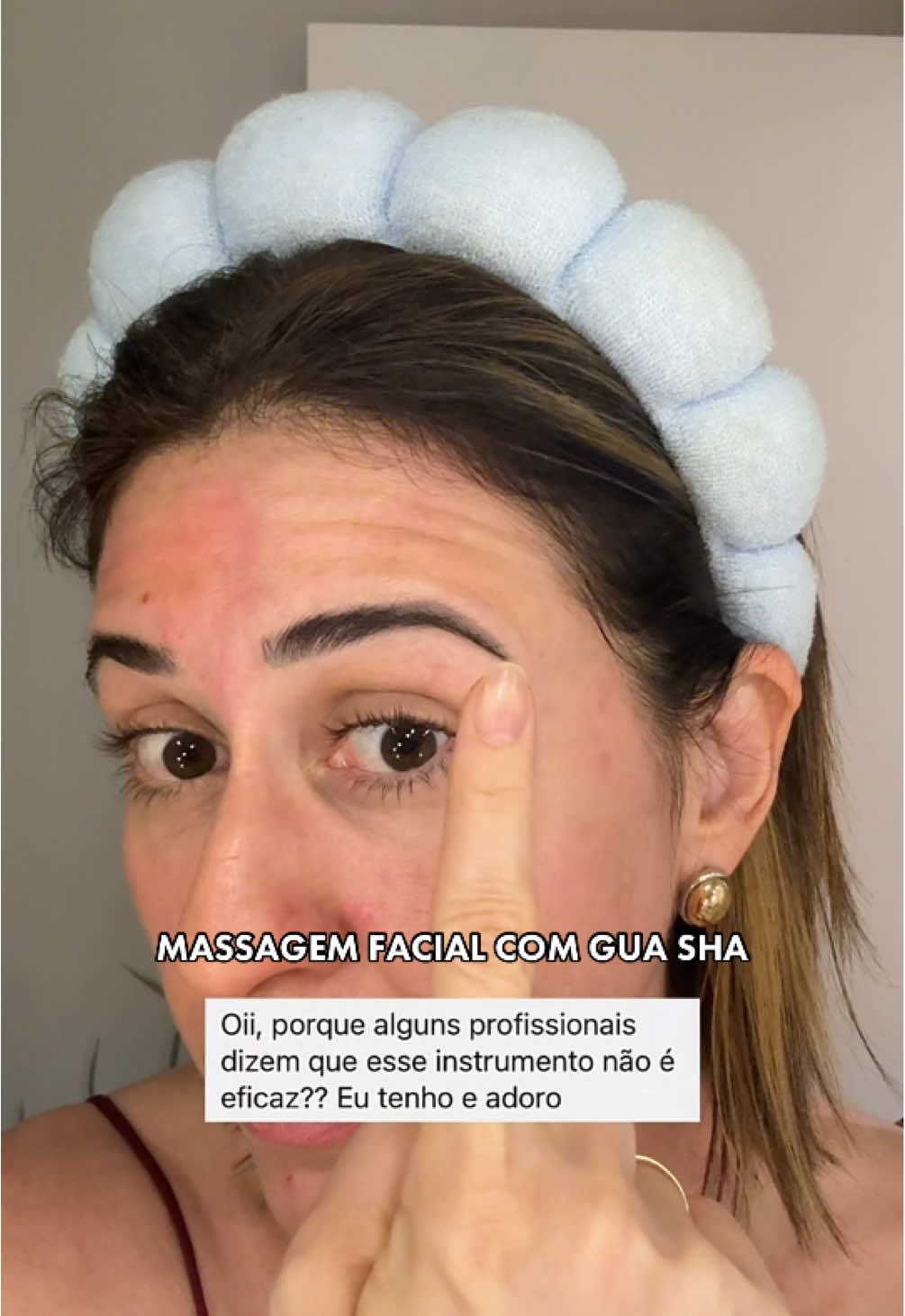 Eu amo essa técnica que relaxa a musculatura e suaviza linhas de expressão. Massagem facial com gua sha é uma excelente forma de rejuvenescer o rosto naturalmente. ✨ #guashafacial #guasha #massagemfacial #tiktokshop 
