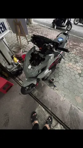 Hôm qua gãy cánh Lúc 11h10 Phố đi bộ bạch đằng ‼️