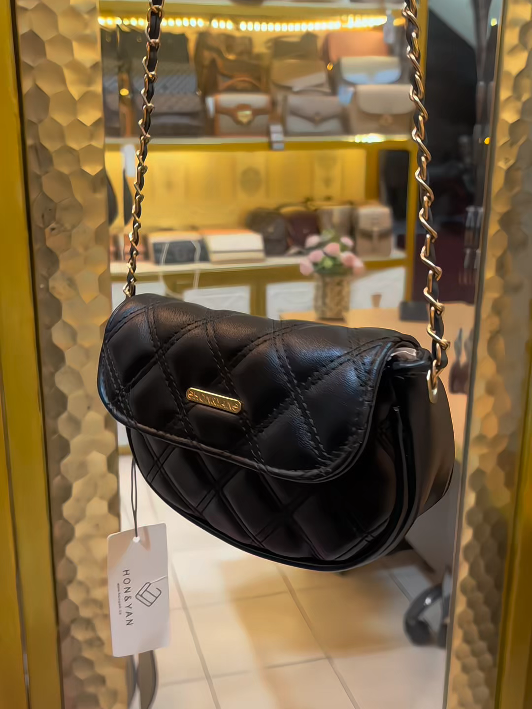 Pelajar juga full senyum kalau tau harga tasnya cuman segini   #tasselempangwanita #shoulderbagwanita #taswanitaelegan #handbagwanita