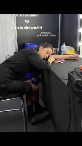 jisoo : awas yaa nanti ku balas  Lisa : cuma mau ngasih tau blink aja kalo unnie lagi tidur pas kami ber3 forbar , makanya tadi Gk aku post, takut blinks ngereog kalo mereka Gk tau unnie tidur. 🤣🤣