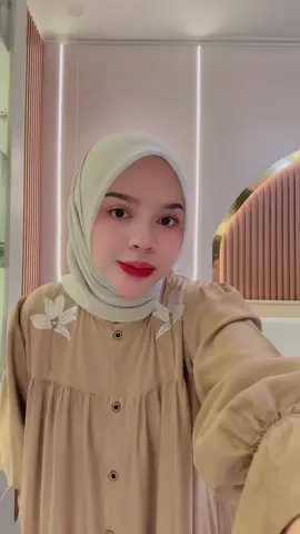 Lingkar bawah +/- 290cm hampir 3mtr sendiri dijaminn mayung ya sisss bagus bangettt cocok buat puasa / lebaran nanti 😍