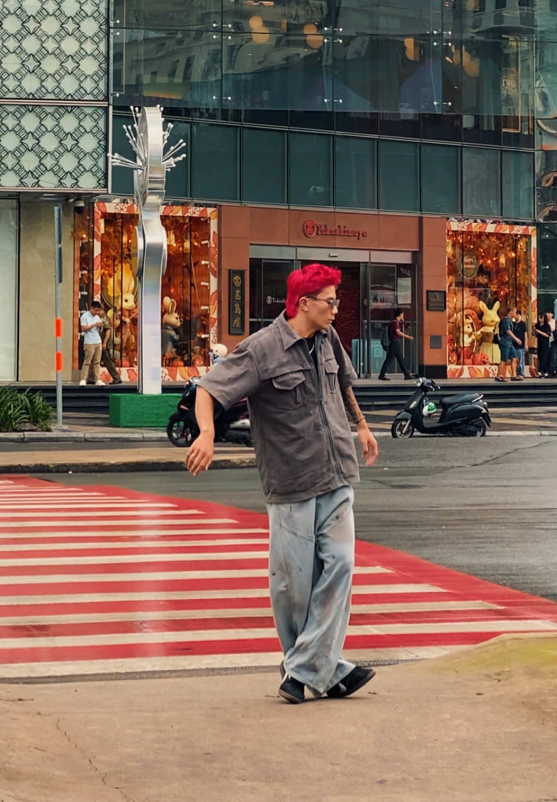 Lately, I feel like I’m too attached, we’re stuck in the moment 🤯 #BzoneDanceGroup #BzoneDanceStudio #DangQuan #Intentions #Starfall 