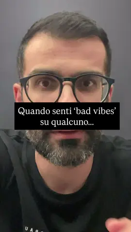 Il 15 novembre sarò a Verona Il 19 dicembre a Legnano a teatro con il mio spettacolo ‘Chiedi allo Psy’  Info in bio o su ticketone  Così parliamo di persone che emanano bad vibes 🤣  #psychology #psicologia #mezzanotte #badvibes #sensazioni 