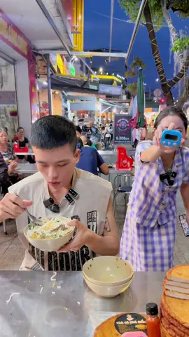 Không phải giỡn Hoàng “ Tốc Độ “ chính thức phá kỷ lục ăn hết 3 tô bún Sứa trong 1phút 54 giây #bunchasuamen 