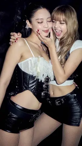 kann kalo dithailand dipost fotonya 🤸🏻‍♀️🤸🏻‍♀️🤸🏻‍♀️🤸🏻‍♀️ #lisamanoban #jeni #xyzbca #jenlisa #pyp #blackpink #4u #jenierubyjane @jennierubyjane @lalalalisa_m 