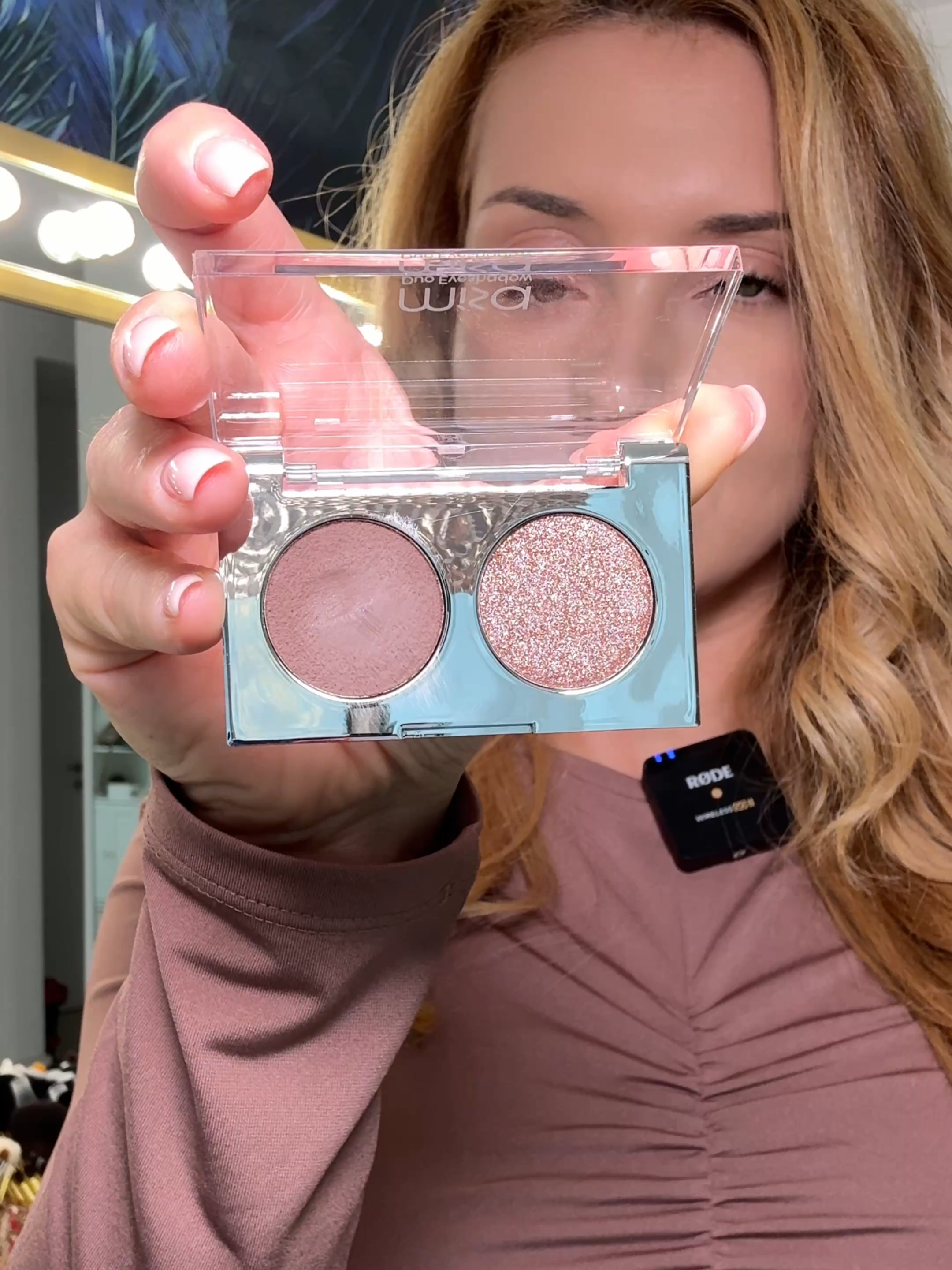 Dacă devi client VIP, te bucuri de reduceri mai mari decât cele de Black Friday. Paletele DUO de la MISA au deveni rapid preferatele clientelor noastre, pentru că sunt în așa fel create încât cu o singură paletă, îți poți realiza machiaje diferite. Cele mai comandate palete sunt Wood, Night Queen și Sunny Dust. Pret vechi: 166 lei Pret VIP: 125 lei