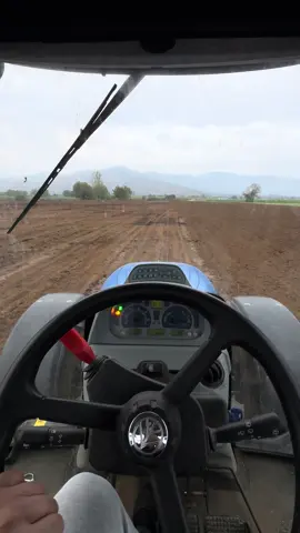 #iphone15promax #izmir #newholland #tr6120 #traktörvideoları #keşfetedüş #keşfetteyizzz #keşfetbeniöneçıkar #CapCut 