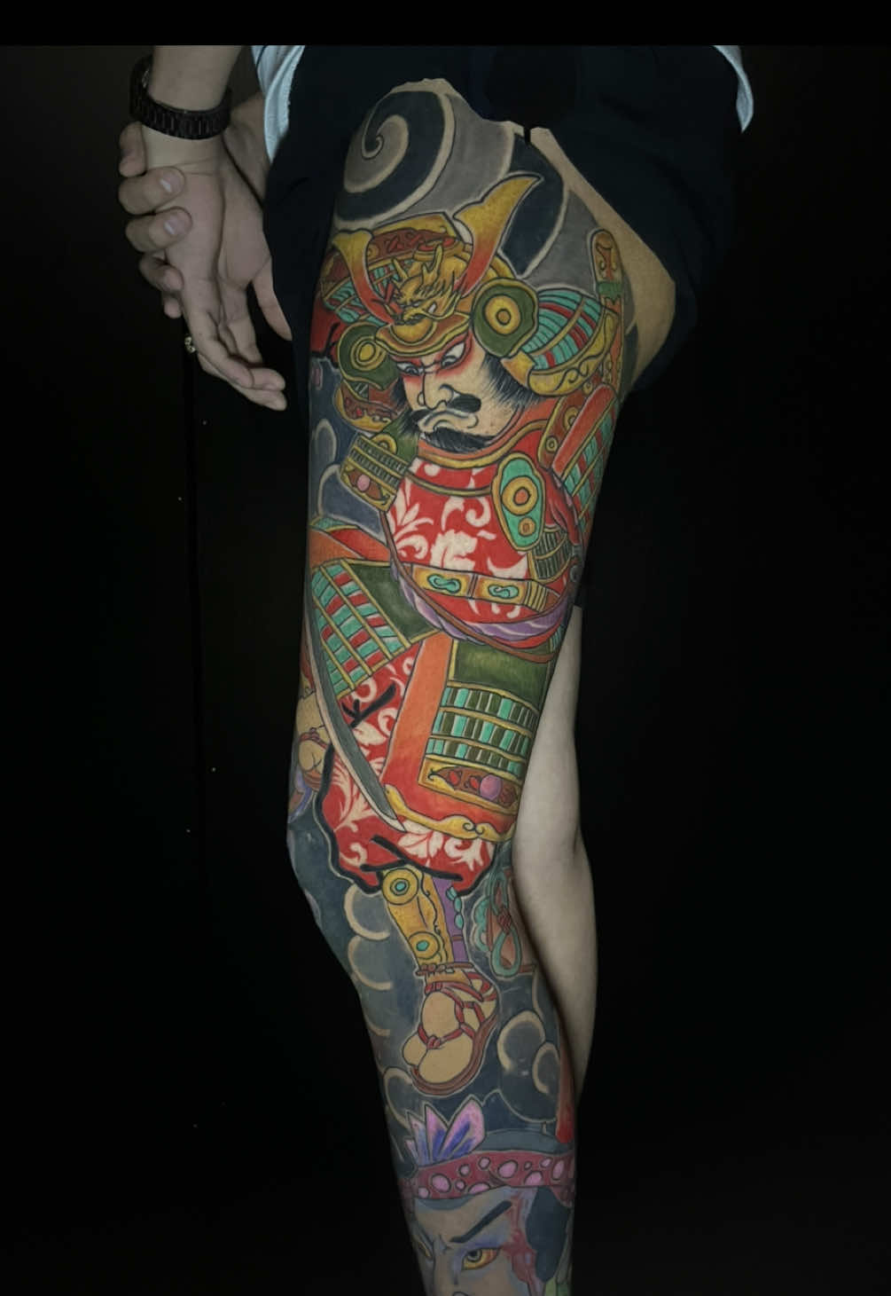 Đi kiếm thêm cũng bị làm phiền nữa #rowenatattoo #tattoo #tattoosaigon #dcgr #viral 