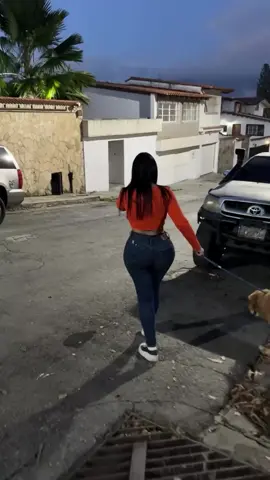 Requieren saber el nombre de una chica, dejenlo todo en manos del INVESTIGADOR #Chivas #America #Miami #Francia #Paris         