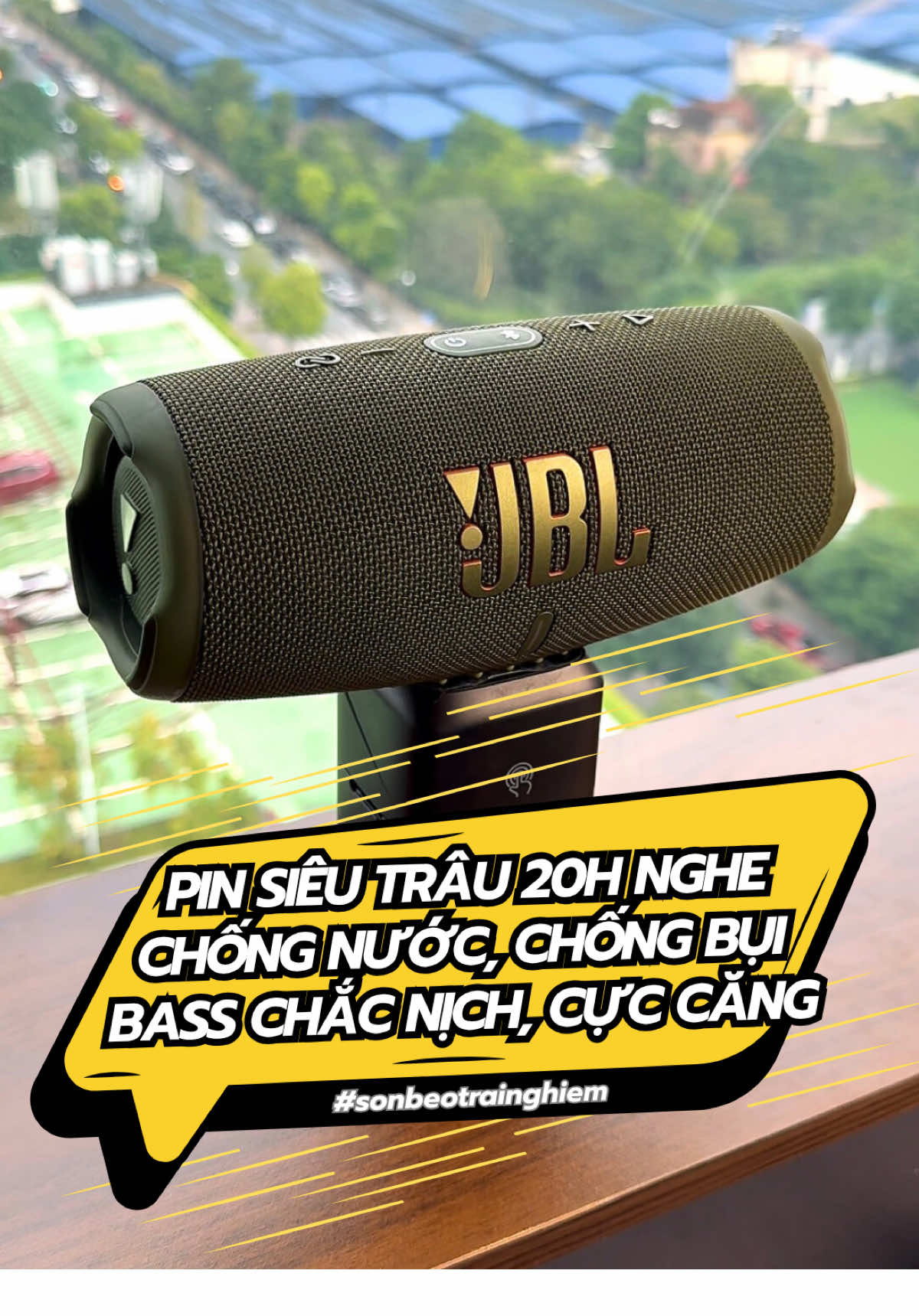 loa #jblcharge5 cầm tay 40W driverbass 52x90mm oánh rung phòng. Chất nhạc cực căng có app điều chỉnh bass treple mid. Chống bụi, kháng nước và pin trâu nghe liên tục 20h. Chính hãng quá ngon. #sonbeotrainghiem #loabluetooth #loabluetoothmini #loajbl 