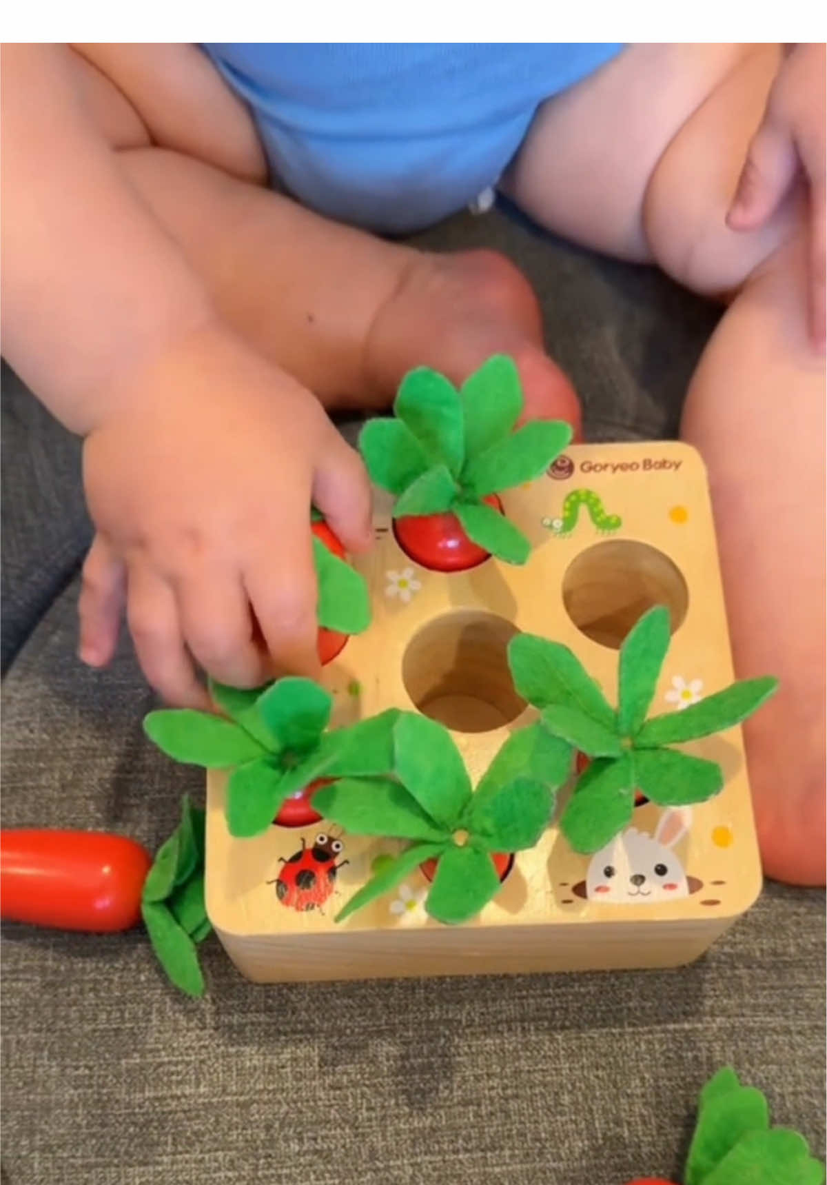 Who knew harvesting could be this fun? 🌿🥕 Tiny farmers, big smiles! #MontessoriPlay #FineMotorSkills #LearningThroughPlay #ToddlerActivities #HandsOnLearning 