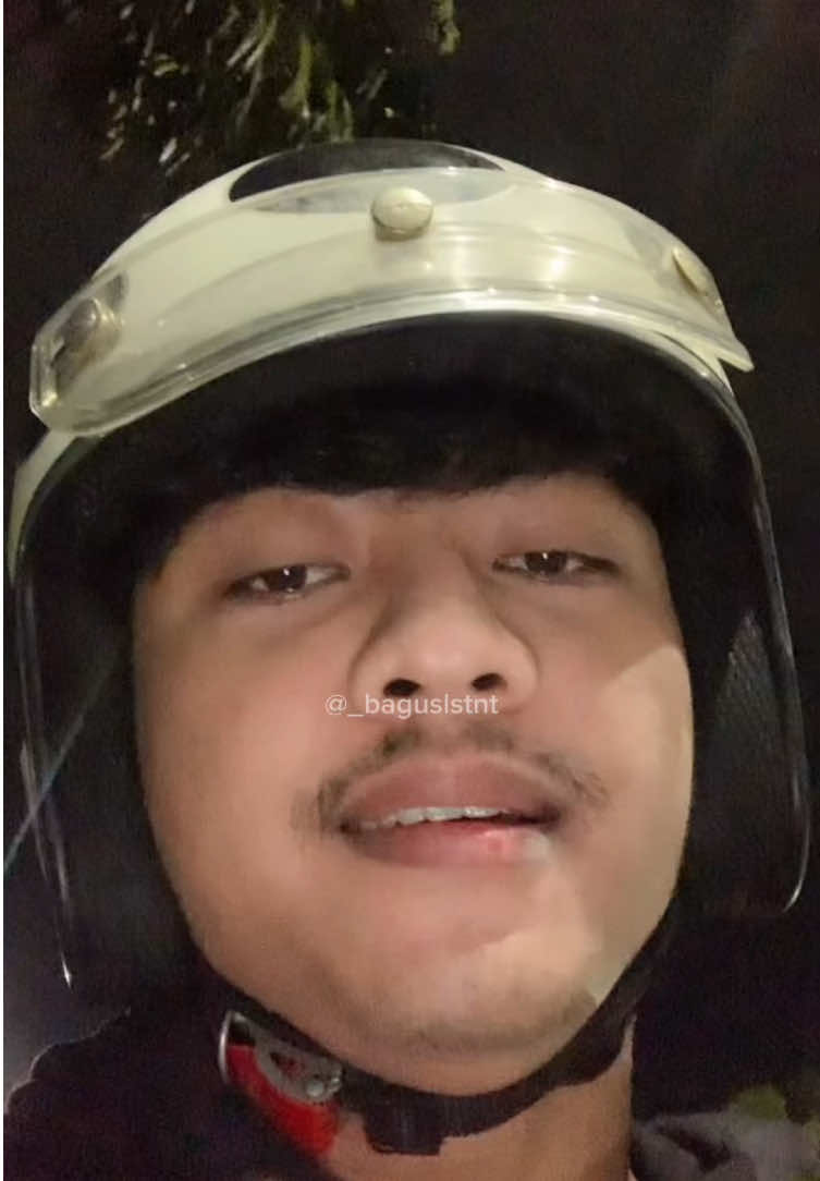 sebenernya yang susah itu bukan ngelupain orangnya tapi kenangannya 