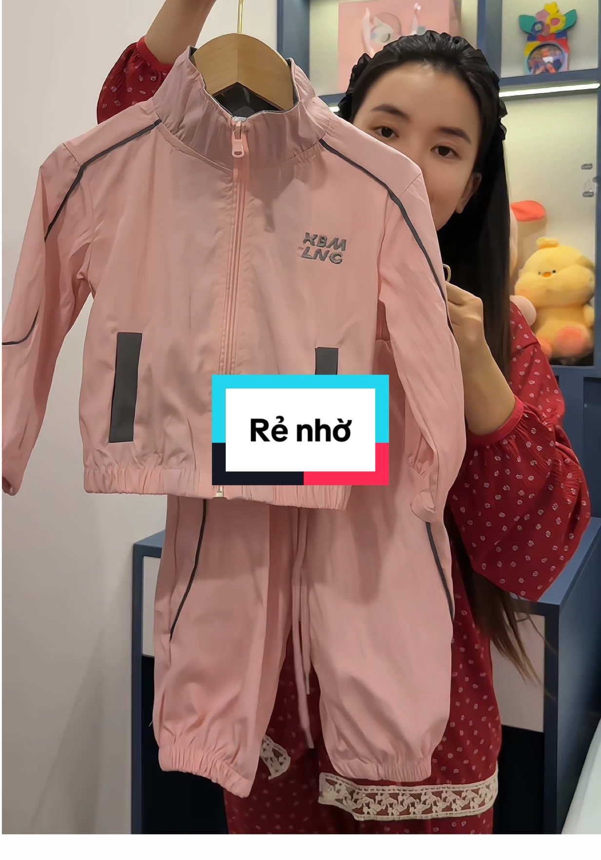 Là cả sét đó ạ chất gió mềm mại con mặc thích lắm ạ #quanaotreem #thoitrangtreem #bothethaochobe #xuhuong #meoc 