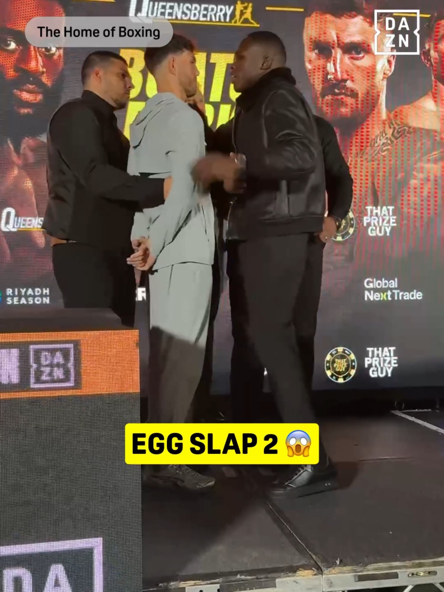 🤯 𝗘𝗚𝗚 𝗦𝗟𝗔𝗣 𝟮 🥚 #Halloween comes early as Ezra Arenyeka slaps Billy Deniz with an egg! #BuatsiParker | Nov 1 | Live on DAZN▪️