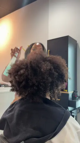 Her 2nd Silk Press in 2 weeks. Curls STILL in tact 💕 #rvahairstylist #rvasilkpress #richmondhairstylist #rva#silkpress 