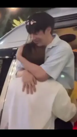 Trước giờ vẫn vậy, anh ấy là 1 khu rừng xanh di động. Thương em, chăm em, chiều em, support em cả trong công việc và cuộc sống và hơn hết anh ấy là vùng an toàn của Firstone, là ng em hoàn toàn tin tưởng dựa dẫm, em có thể thoái mái vui vẻ và vô tư. Tle Matimun trước giờ vẫn là vậy #tlefirstone #tle_mtm #firstone #xuhuong 